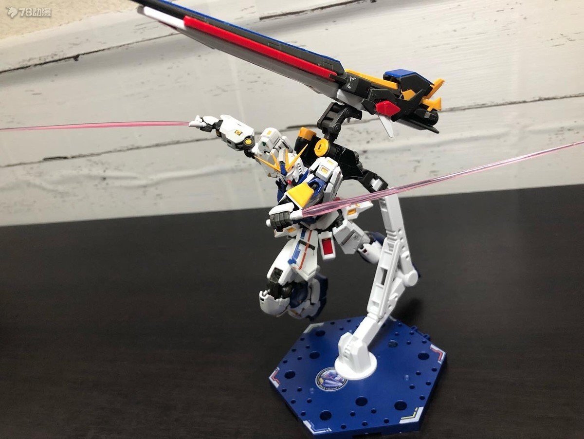 pose摆的劲啊。RG福冈牛高达【转自78动漫】8