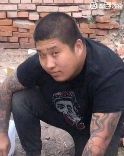 大伙请来整个活 怪不得眼熟 原来是他！！1