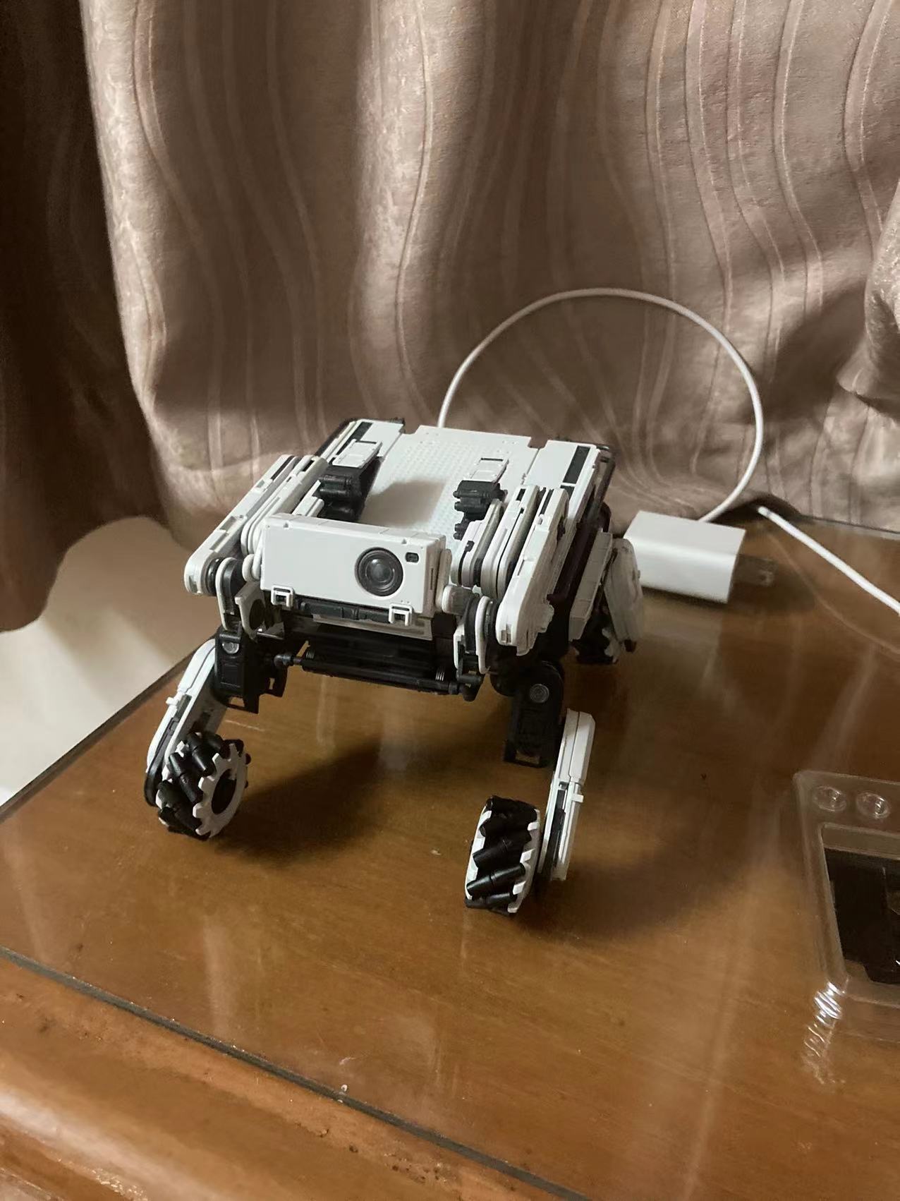 笑死、拼完发现多了4个零件……2