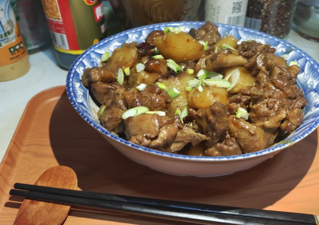 家常小菜分享 土豆炖鸡块1