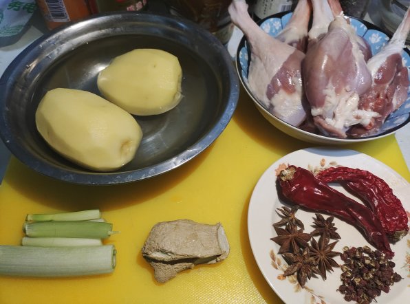 家常小菜分享 土豆炖鸡块2