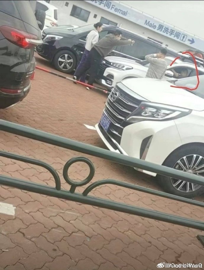 奔驰加塞事件有新节奏？1