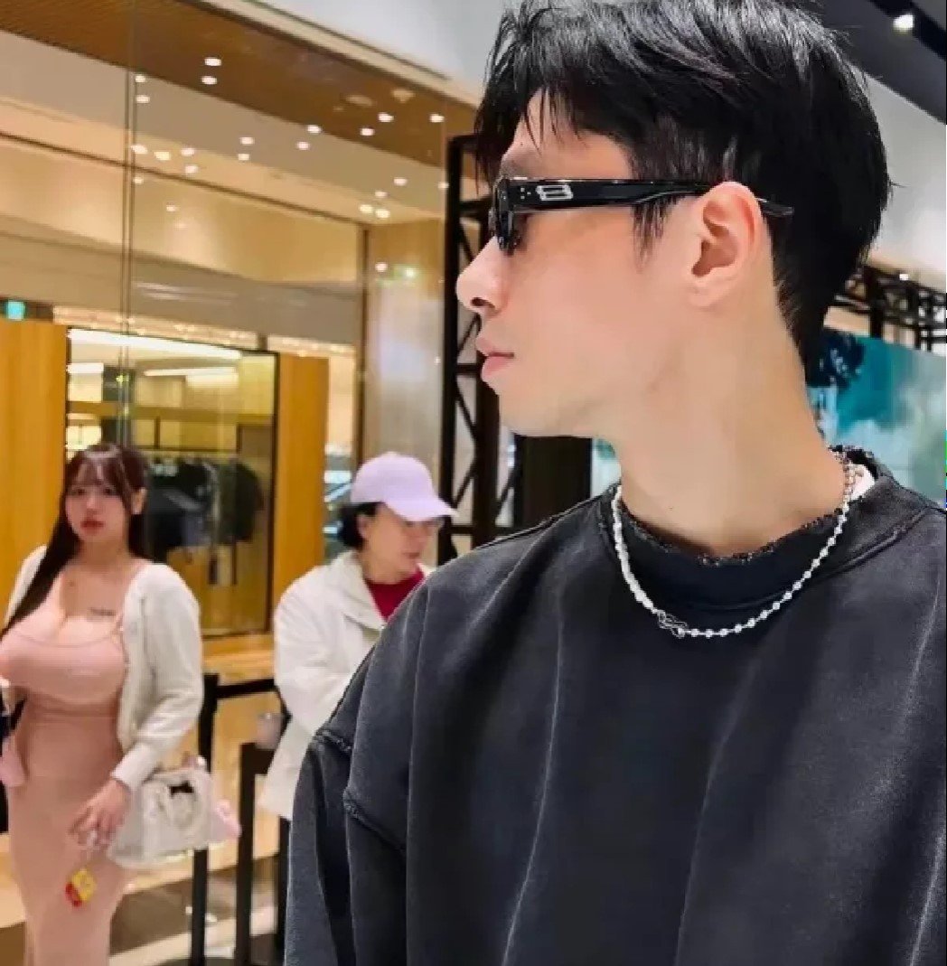 这个墨镜是什么牌子的？1