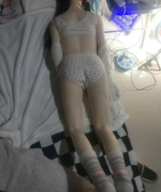 花了4000买了一个娃娃当老婆，正常吗？？？（搬）2