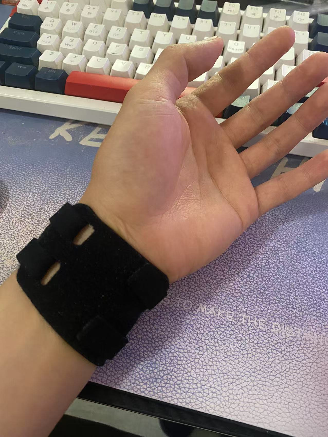 疑似TFCC了，就这样吧，手伤了给自己减减负4