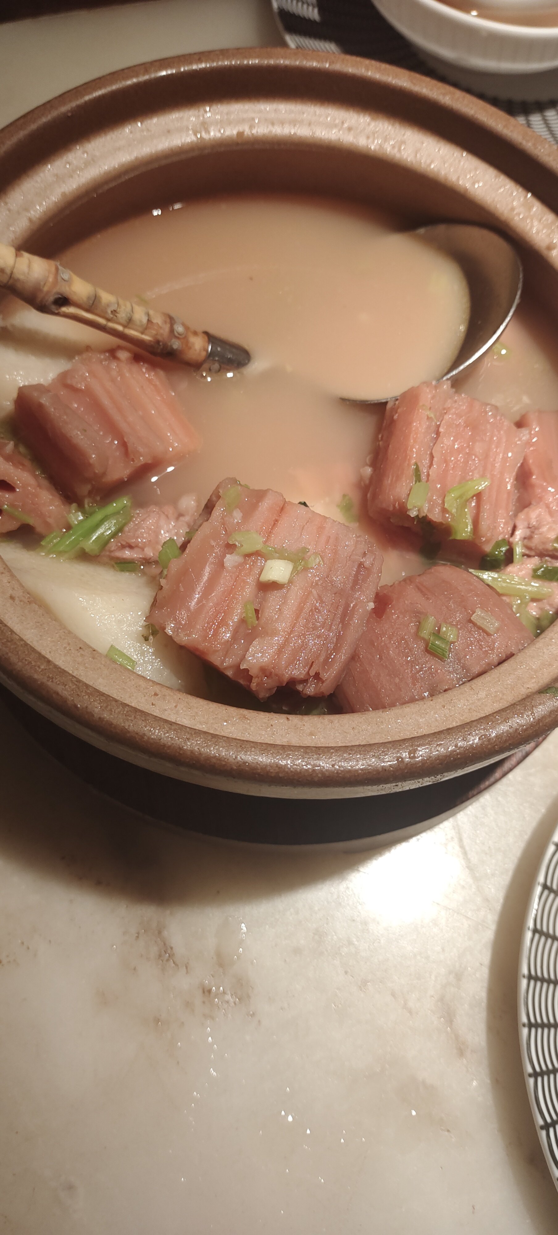 淮山莲藕骨肉汤1