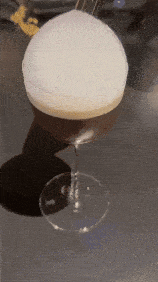 刚在跟同事聊咖啡1