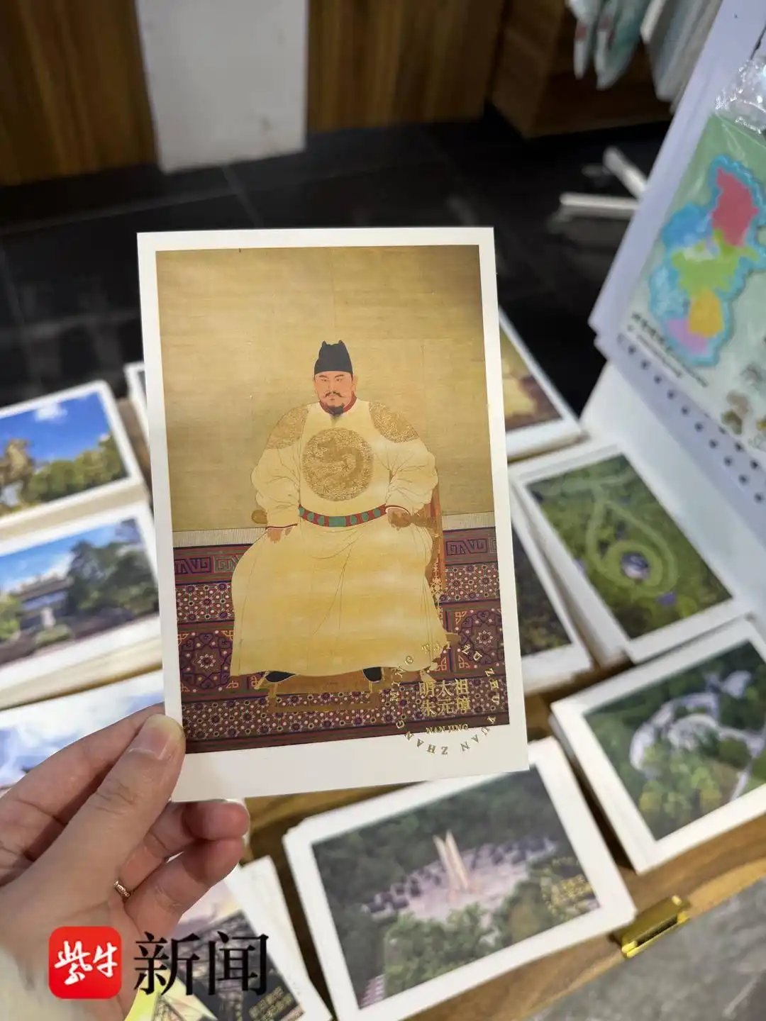 新教材中朱元璋画像“变脸” 记者实探明孝陵：已换新画像4